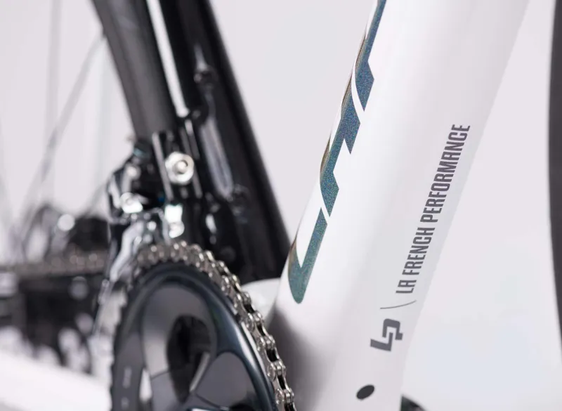 2021 Lapierre Xelius SL 5.0 Disc Carbon Road Bike in White -8